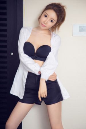 美女调教Vk映雪_HD完整版观看