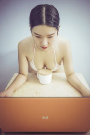 短发熟女口爆国产一区_HD在线手机播放